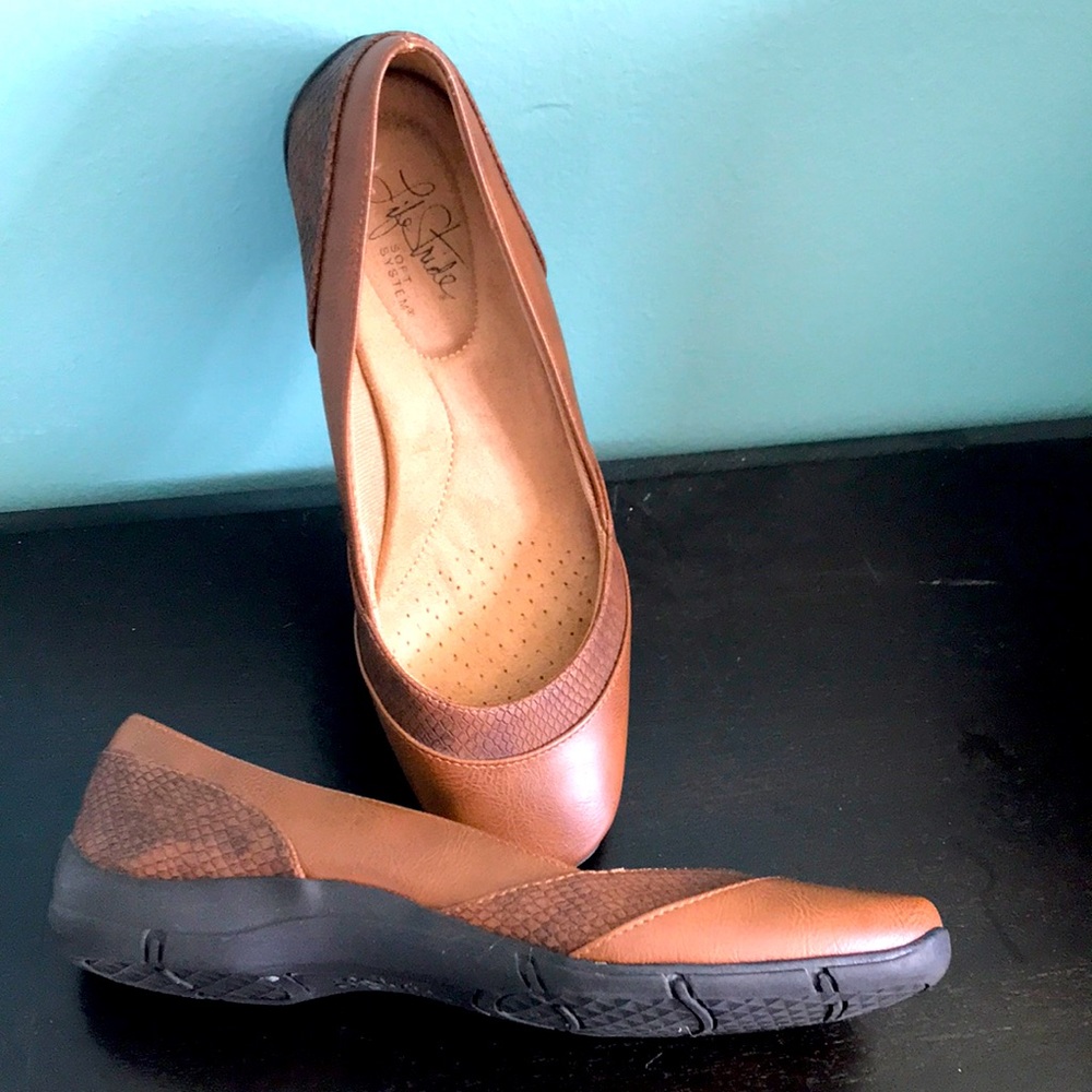 LifeStride, brown and faux animal skin flat, size 7.5